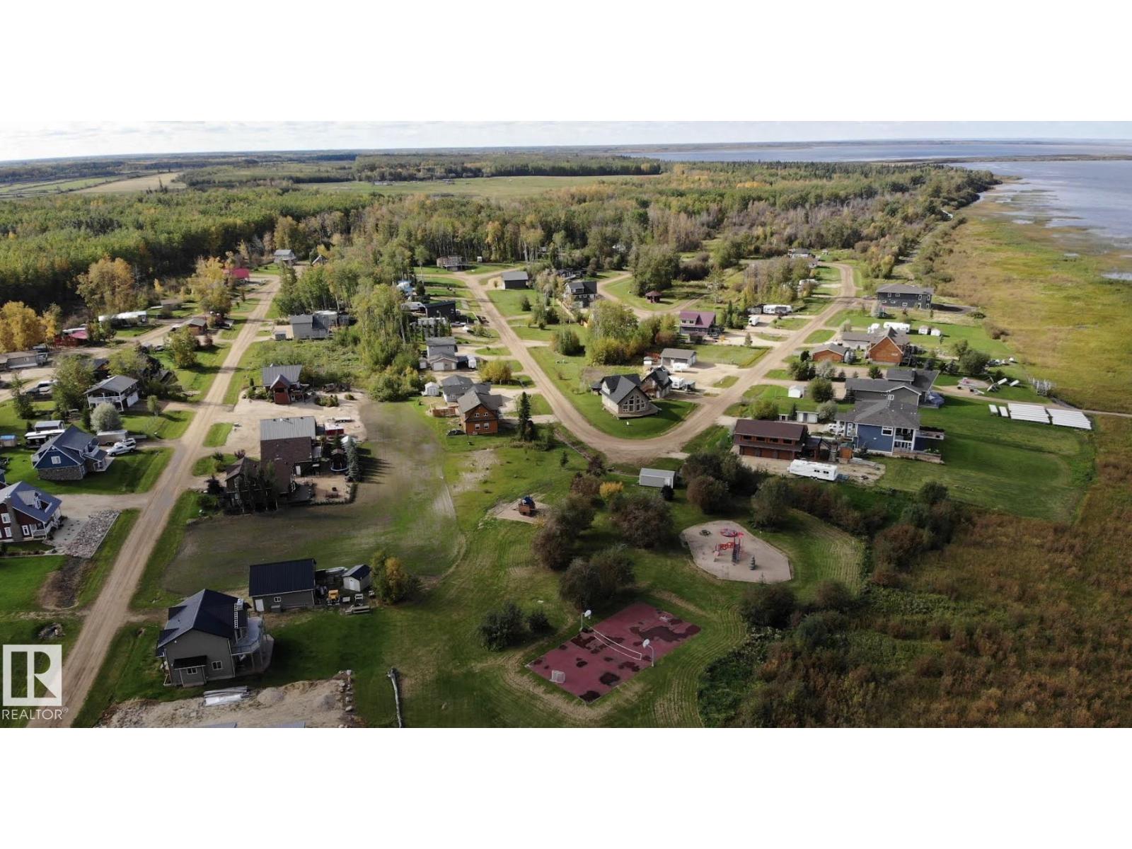 160-162 Peace River Av Property Photo 14