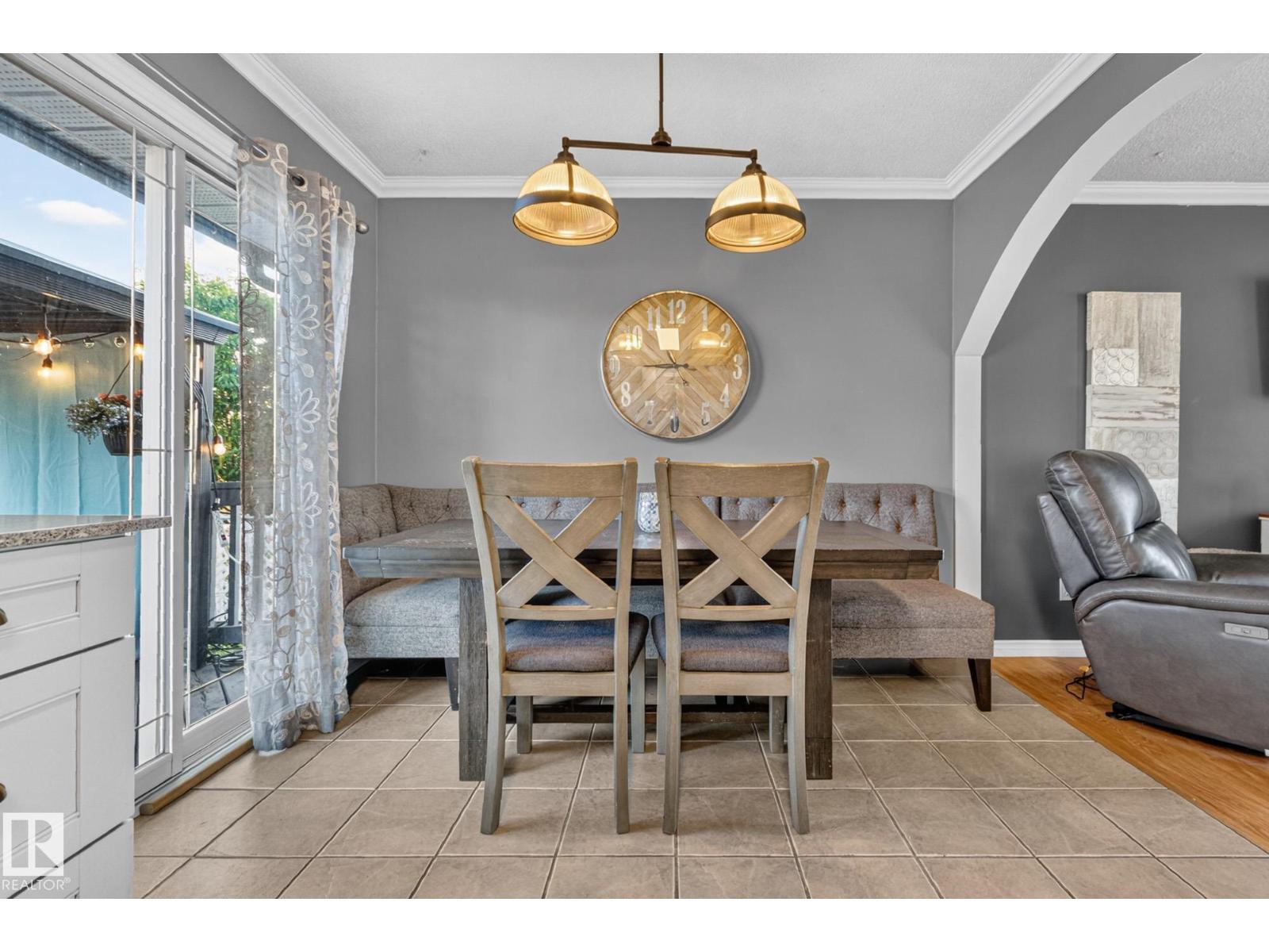 5307 104 Av Nw Property Photo 10