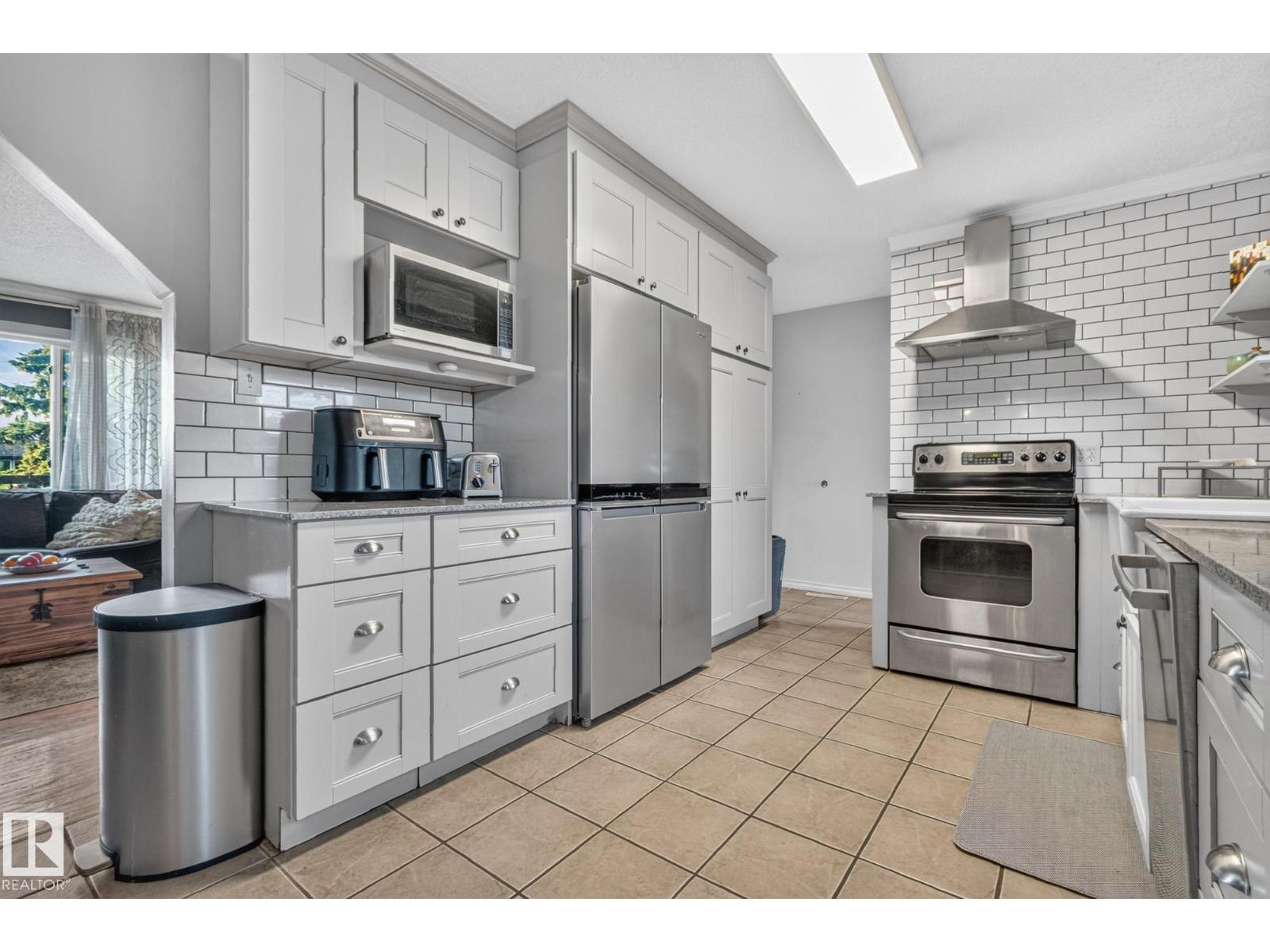 5307 104 Av Nw Property Photo 12