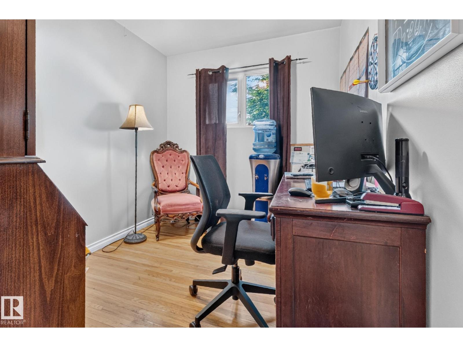 5307 104 Av Nw Property Photo 16