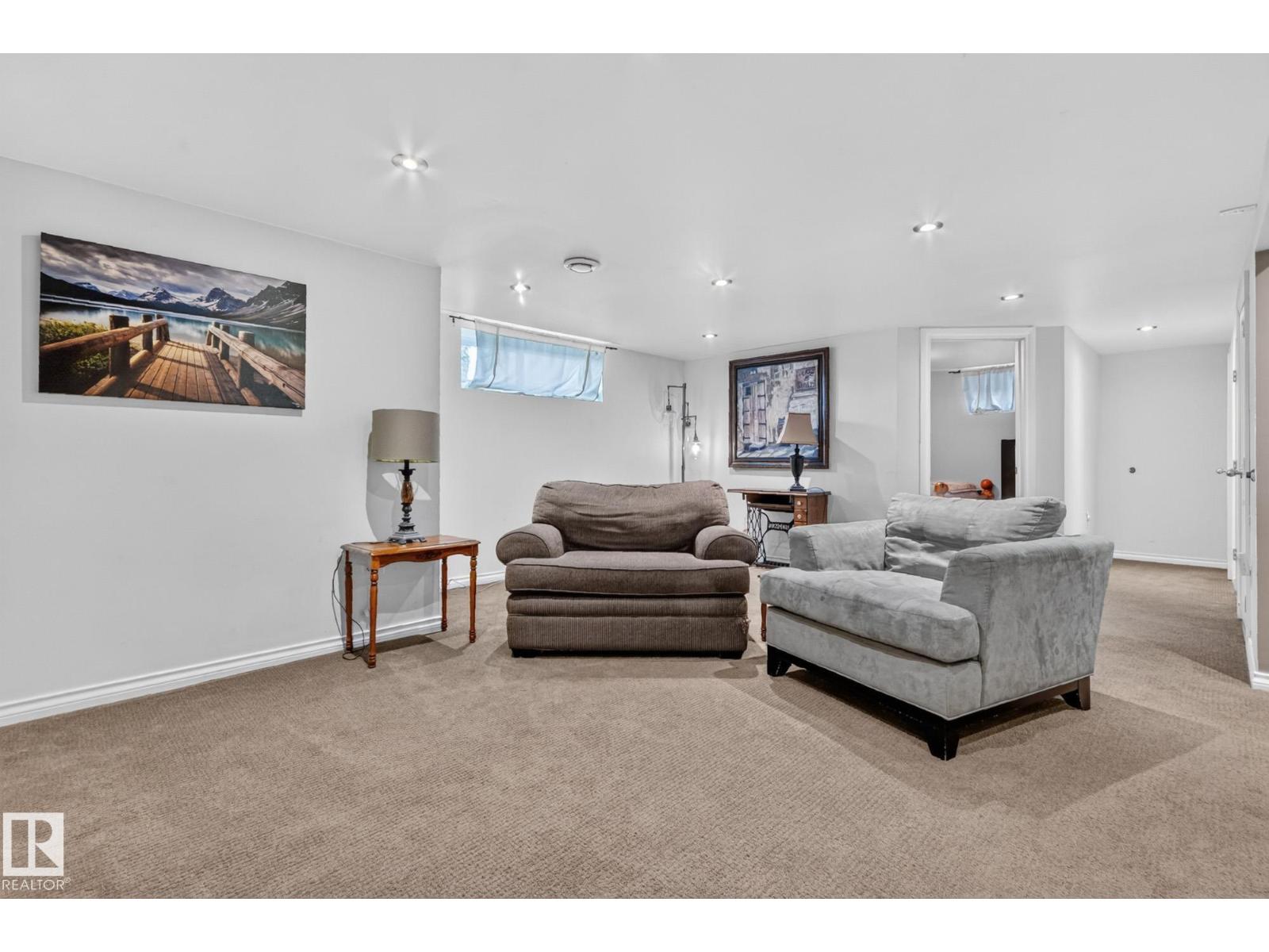 5307 104 Av Nw Property Photo 19