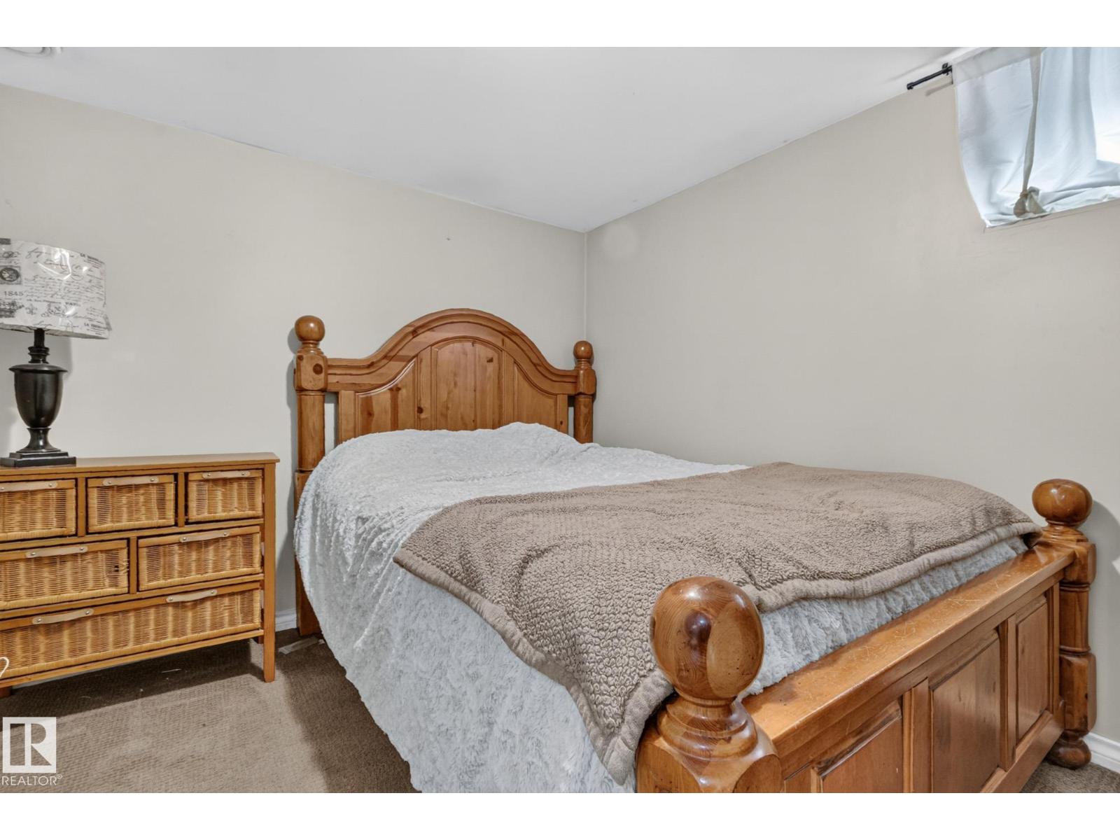 5307 104 Av Nw Property Photo 20
