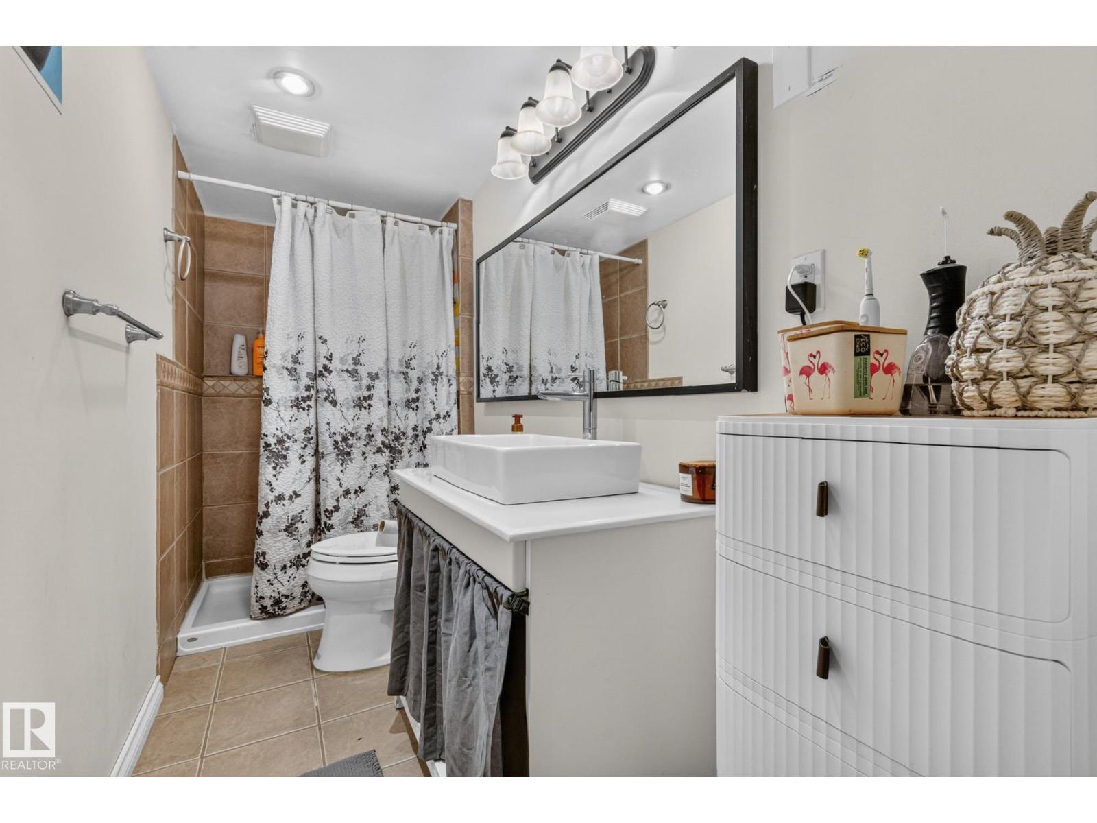 5307 104 Av Nw Property Photo 22
