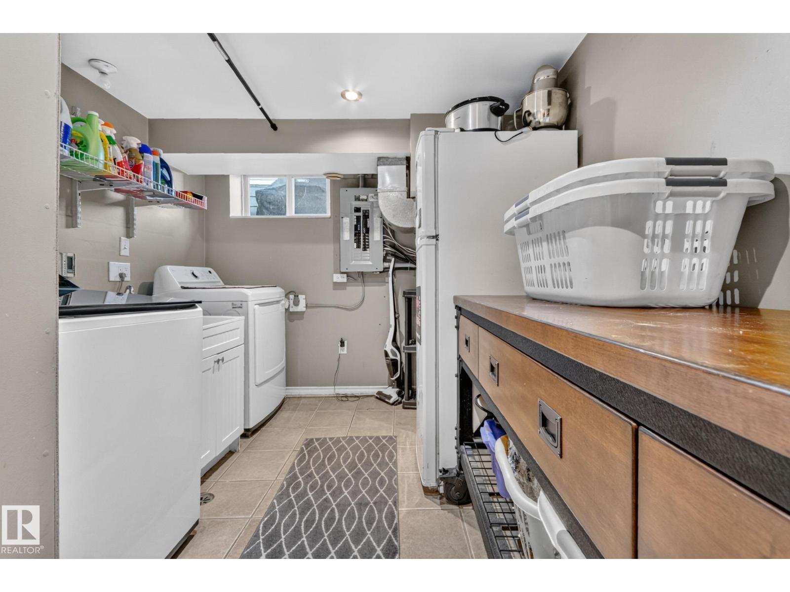 5307 104 Av Nw Property Photo 23
