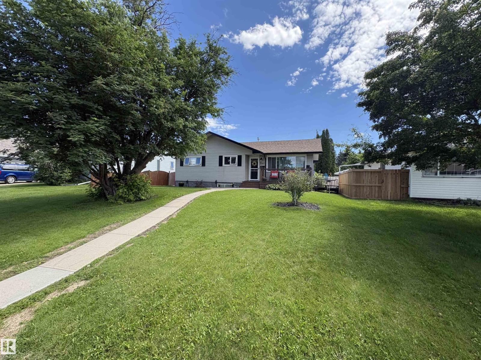 5307 104 Av Nw Property Photo 27