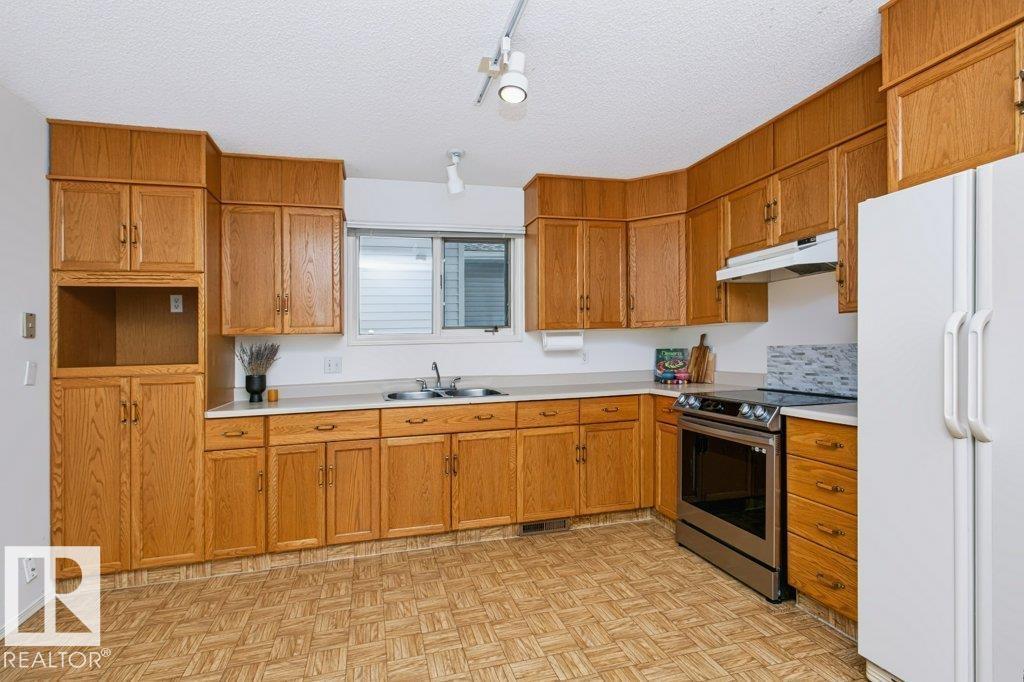 10057 91 Av Nw Nw Property Photo 21