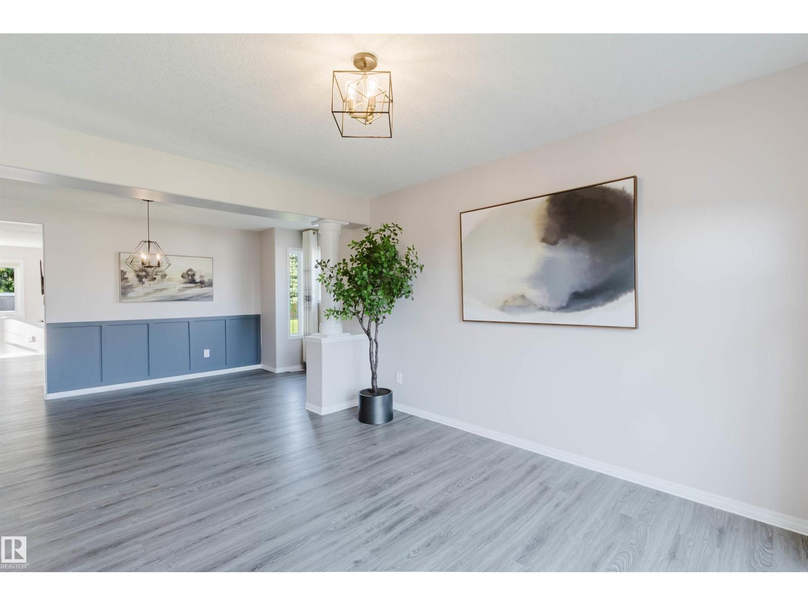 11526 9 Av Nw Property Photo 5