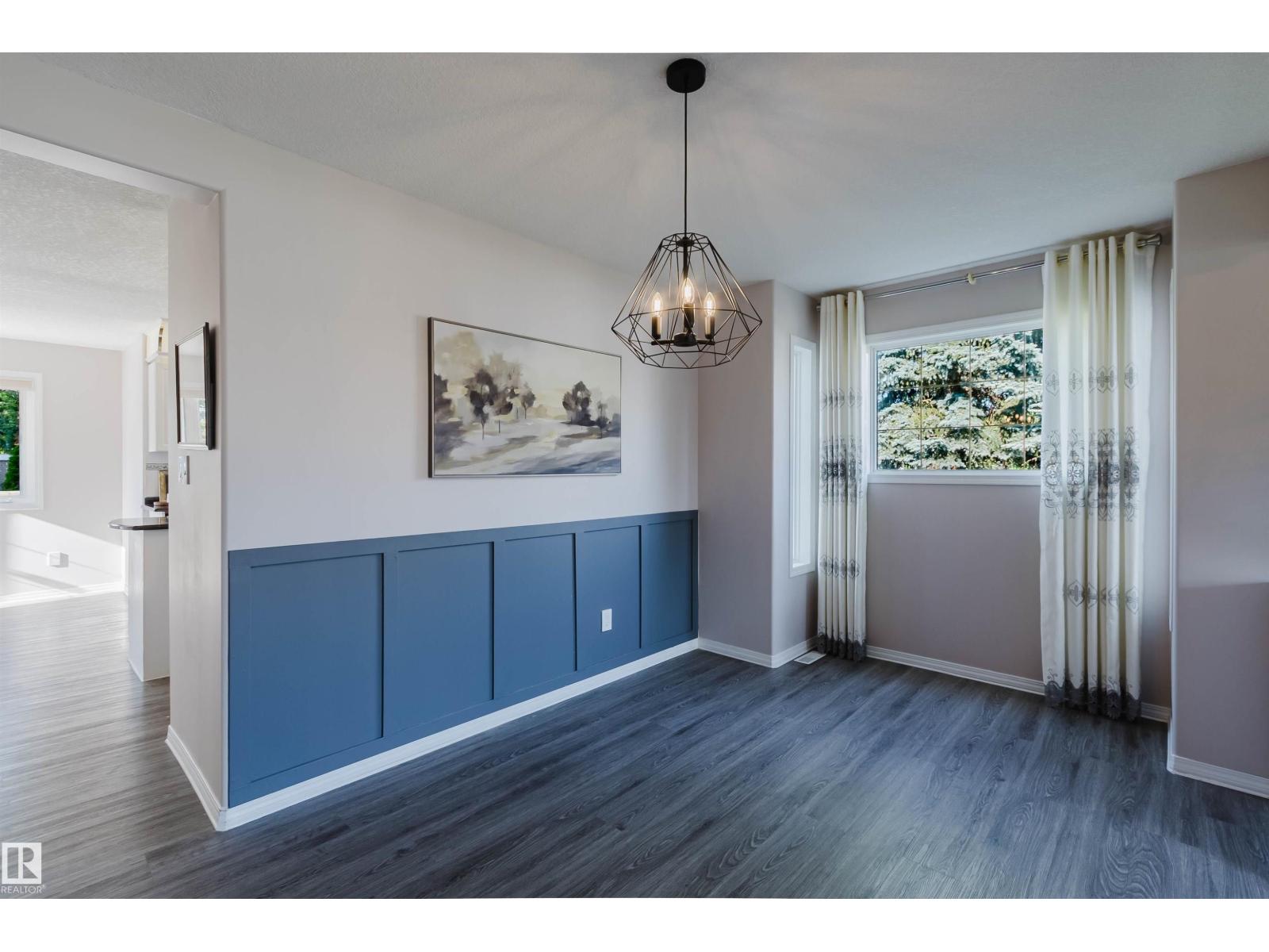 11526 9 Av Nw Property Photo 10
