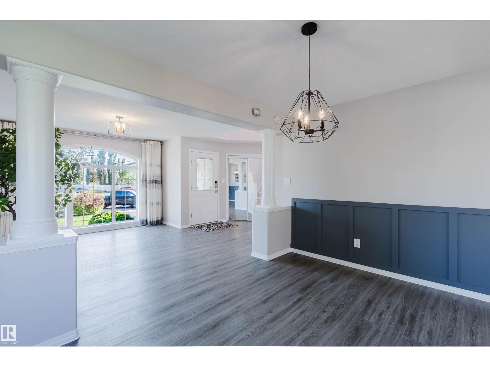 11526 9 Av Nw Property Photo 12