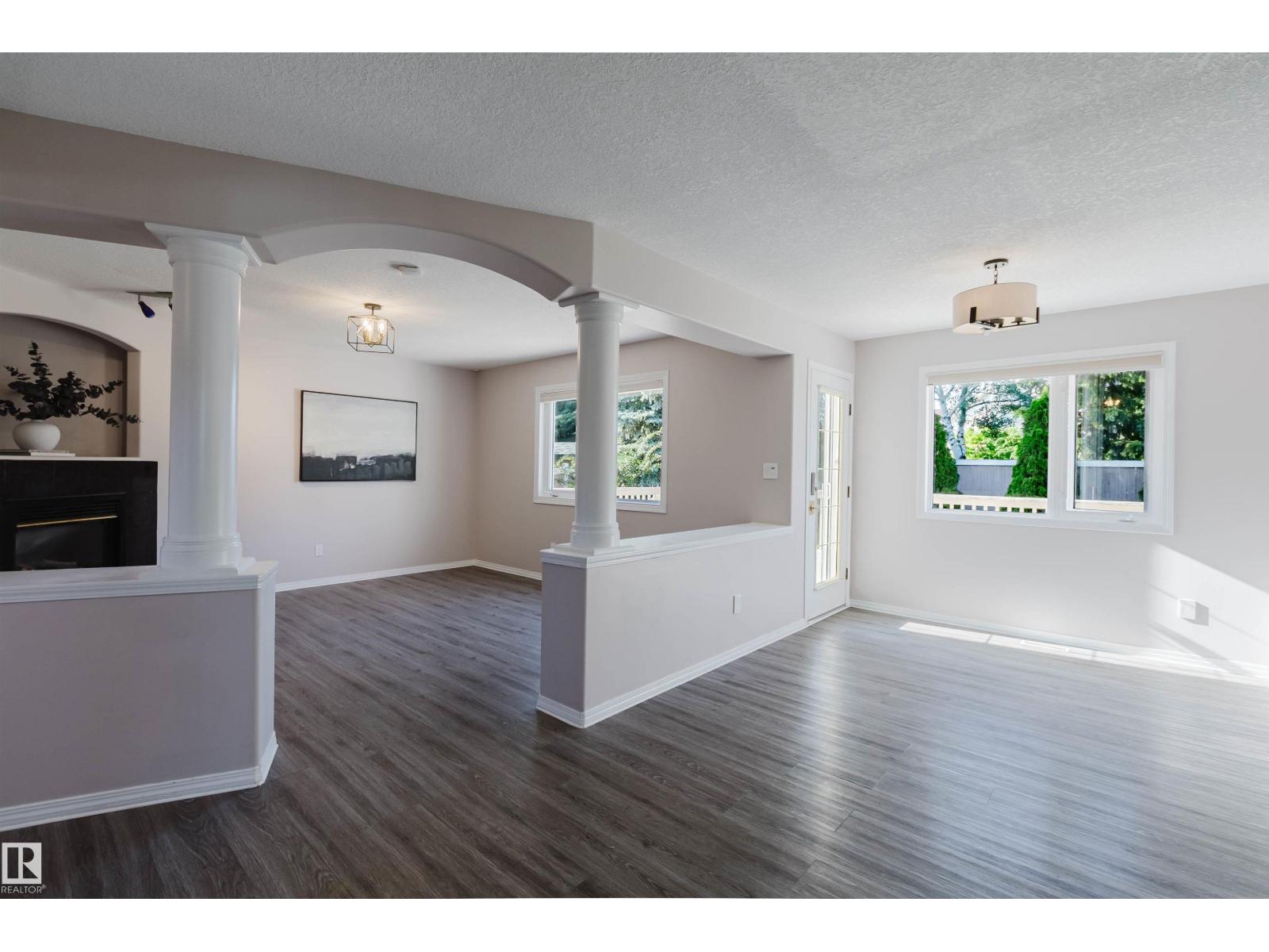11526 9 Av Nw Property Photo 15