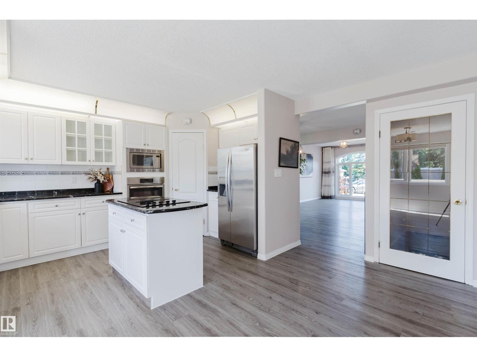 11526 9 Av Nw Property Photo 19
