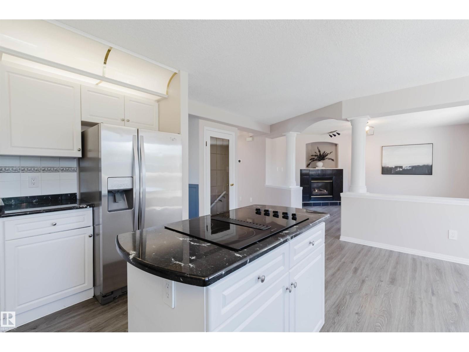 11526 9 Av Nw Property Photo 21