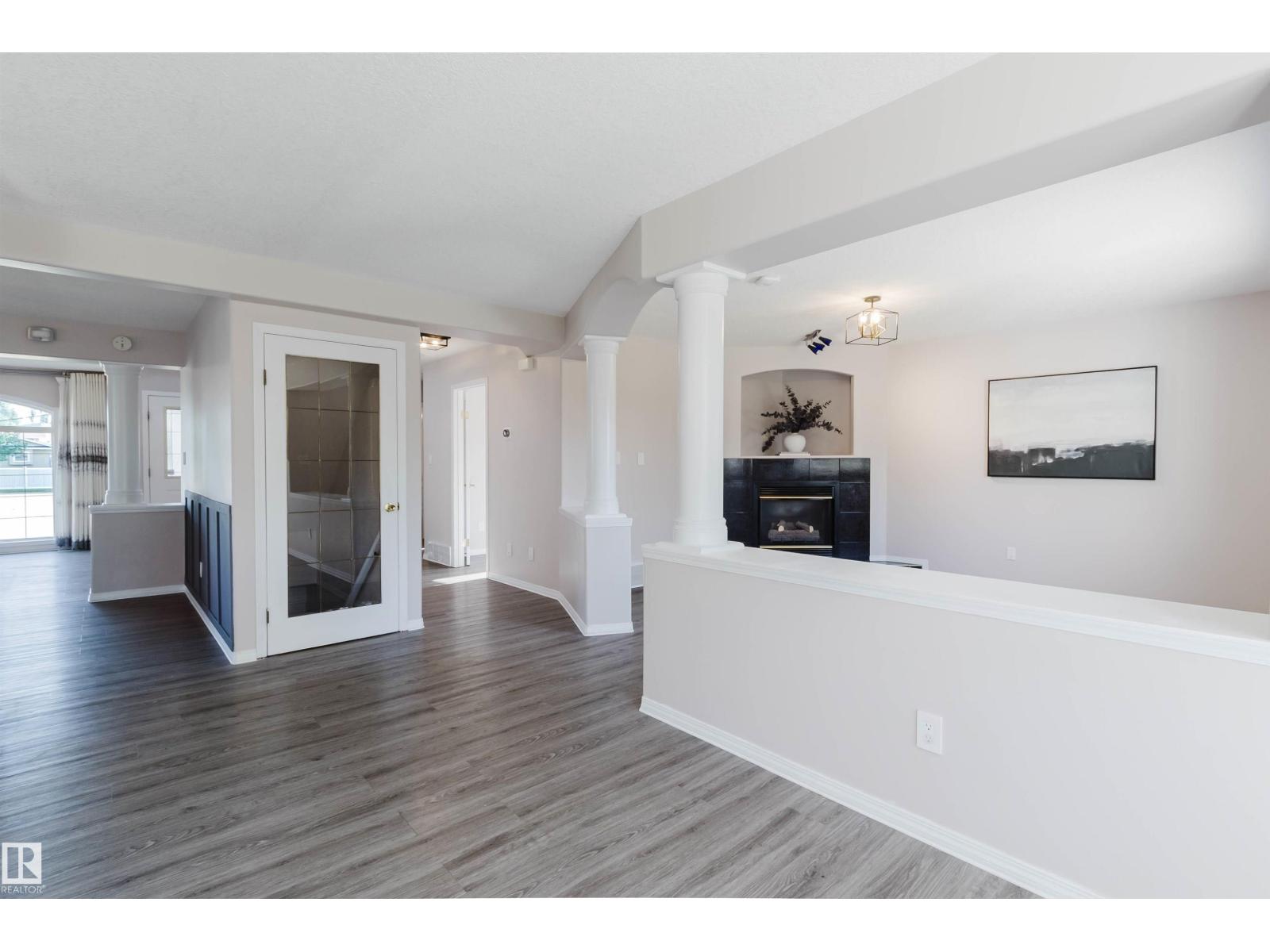 11526 9 Av Nw Property Photo 23