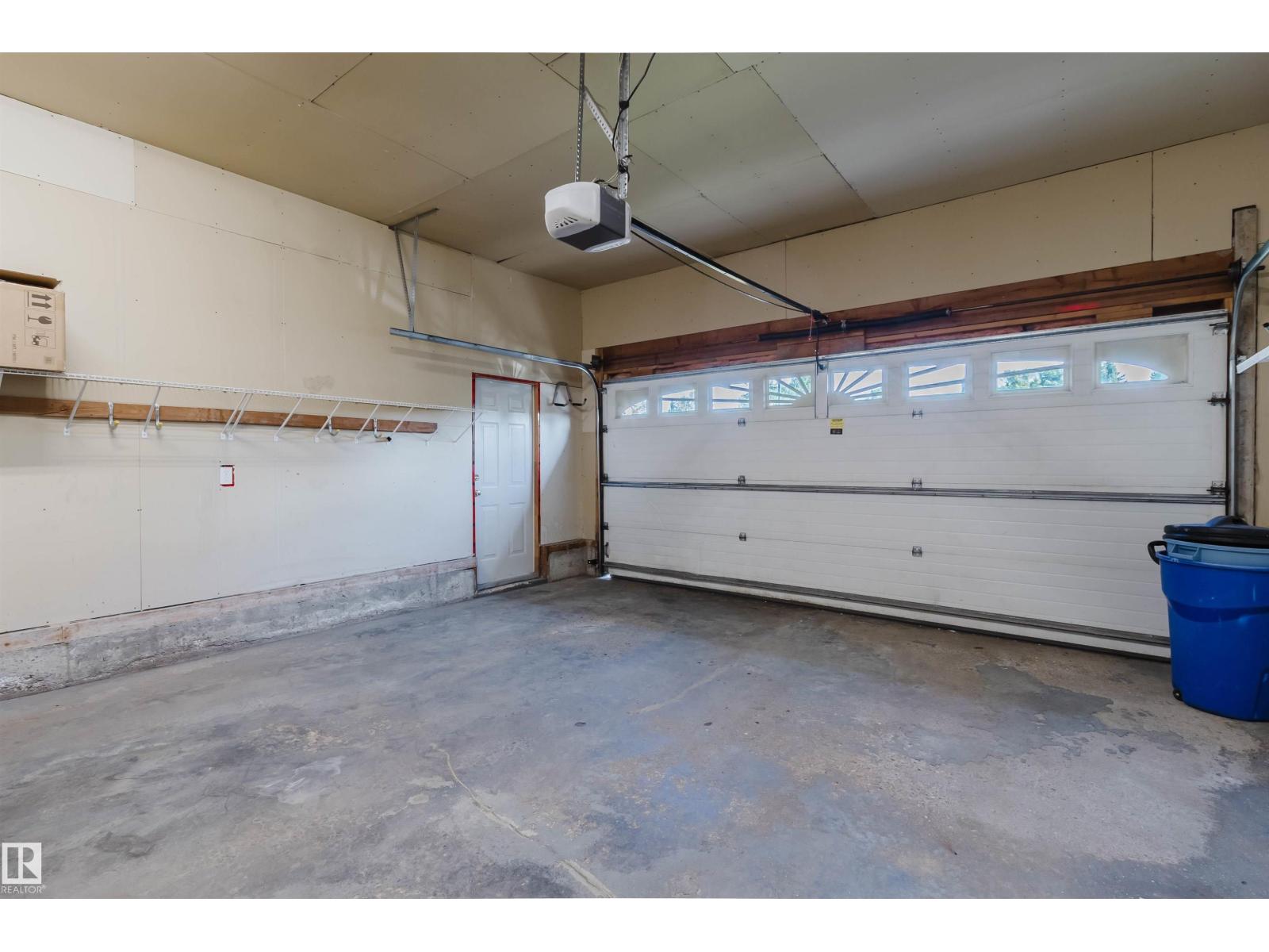 11526 9 Av Nw Property Photo 34