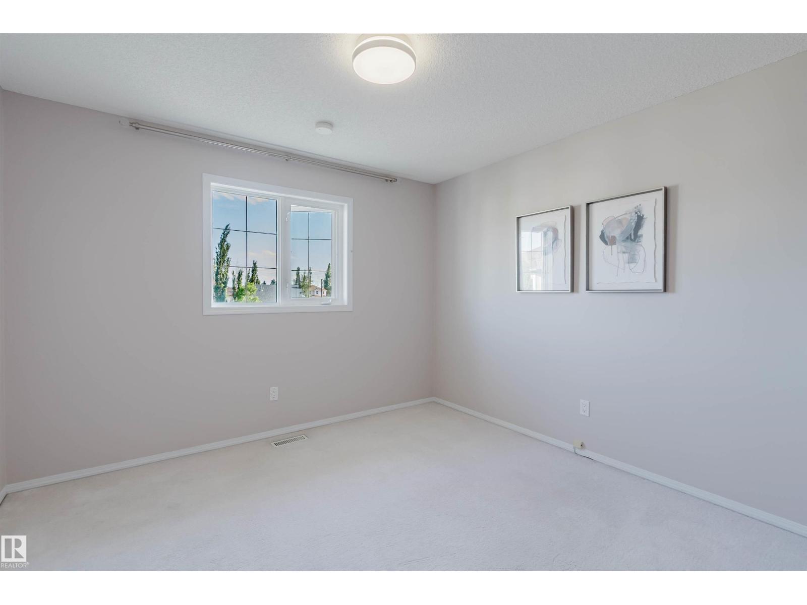 11526 9 Av Nw Property Photo 37