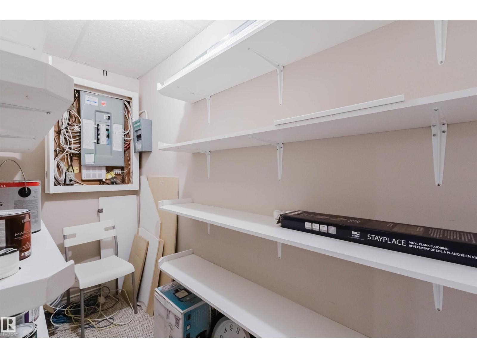 11526 9 Av Nw Property Photo 51