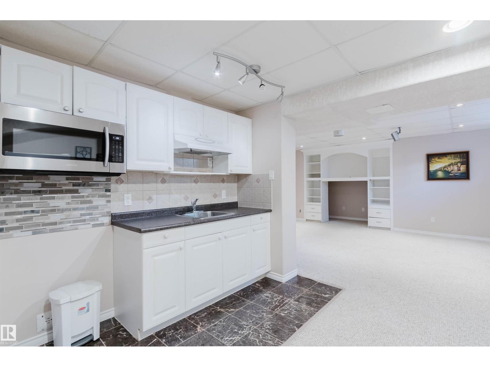 11526 9 Av Nw Property Photo 54