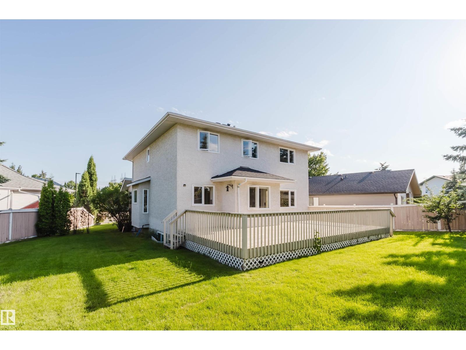 11526 9 Av Nw Property Photo 63