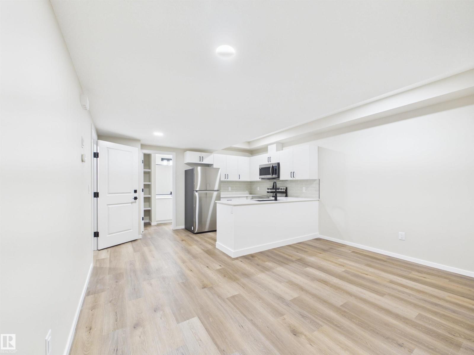 1100 Mcleod Av Property Photo 33