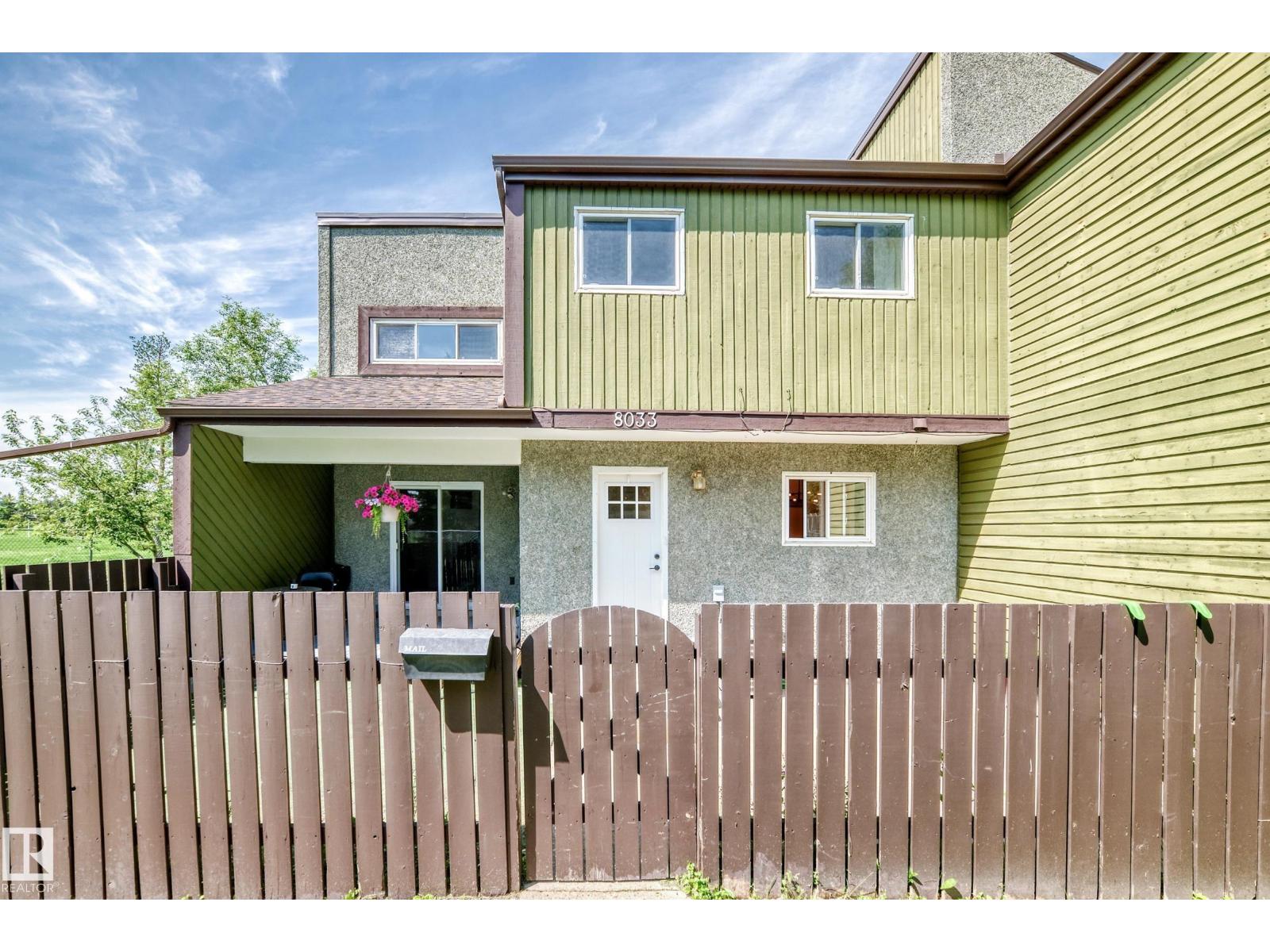 8033 27 AV NW