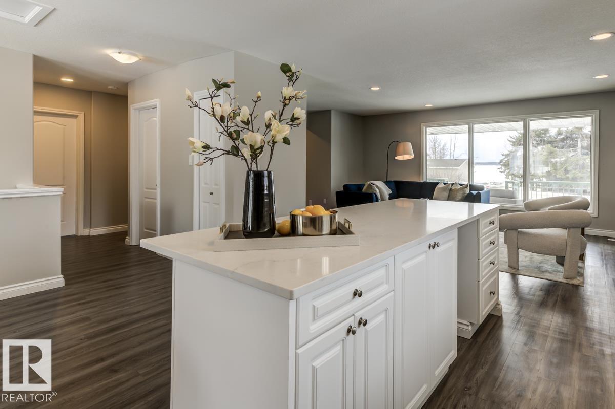 B7 Golden Days Property Photo 28
