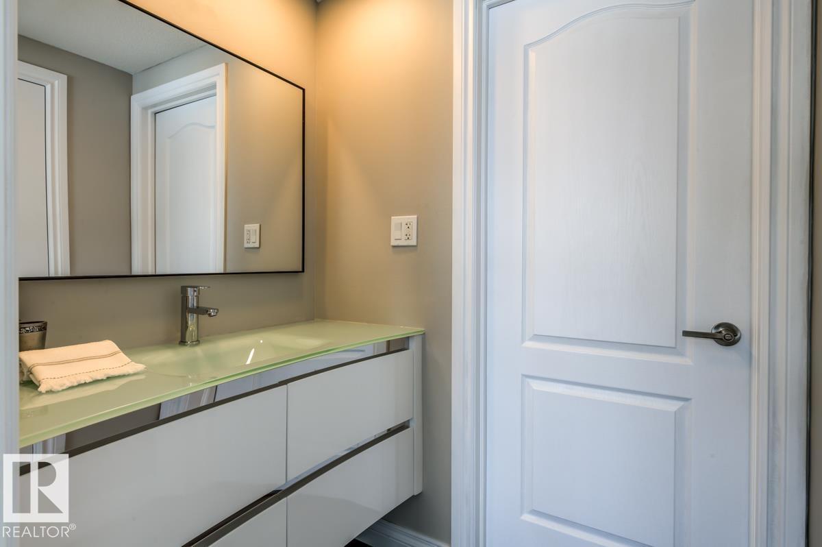 B7 Golden Days Property Photo 35