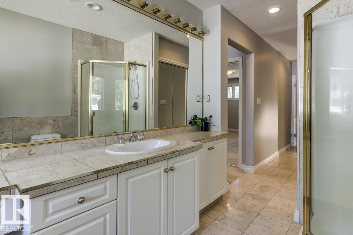B7 Golden Days Property Photo 43