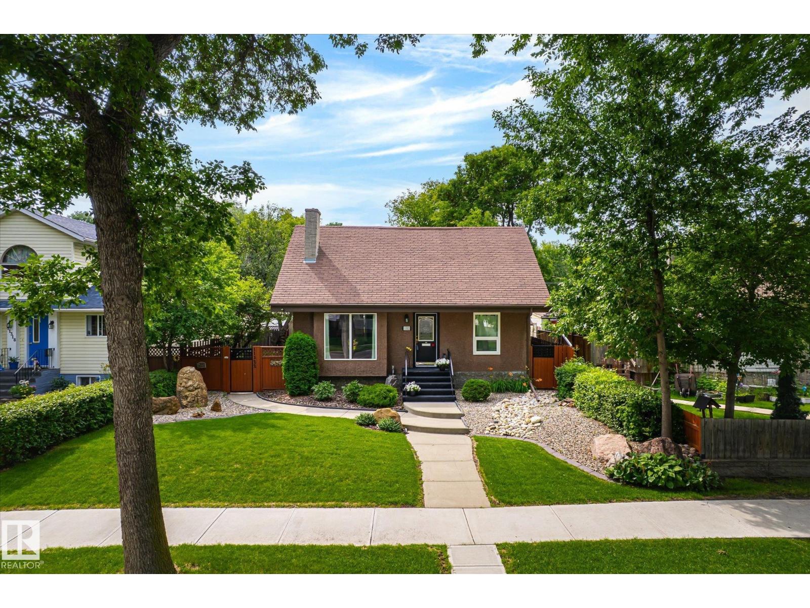 11322 56 St Nw Property Photo 2
