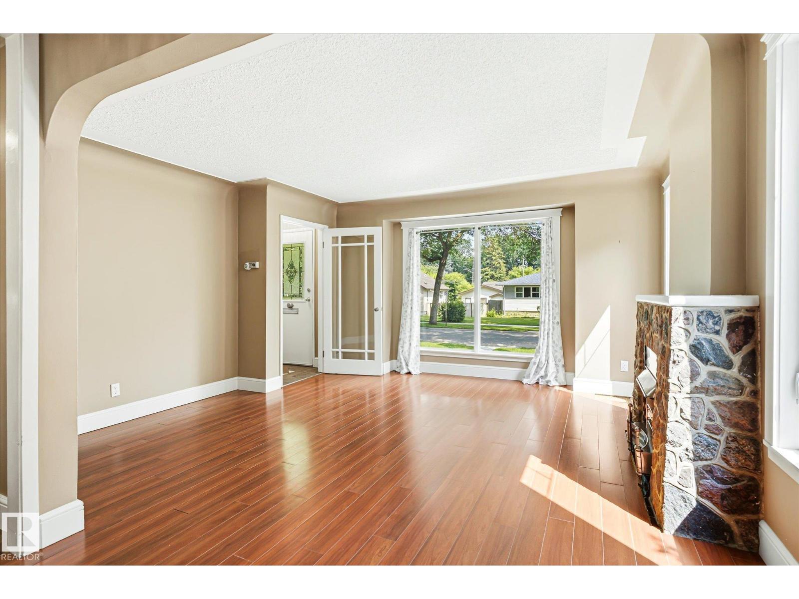 11322 56 St Nw Property Photo 7