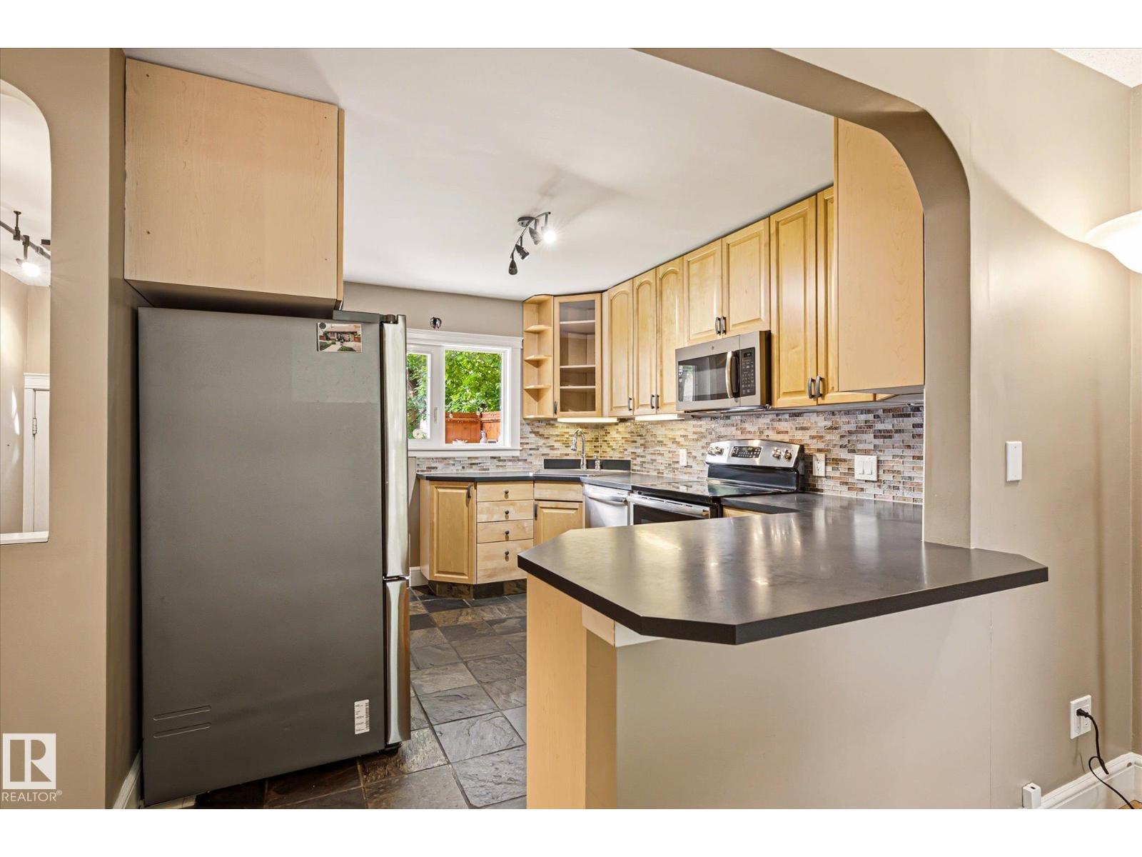11322 56 St Nw Property Photo 13