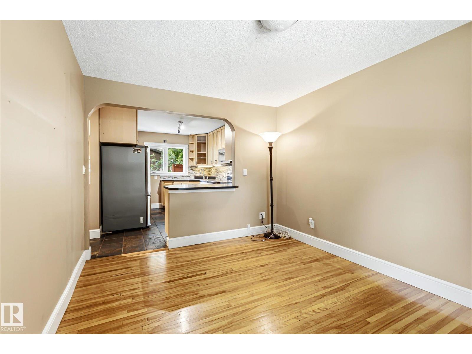 11322 56 St Nw Property Photo 18