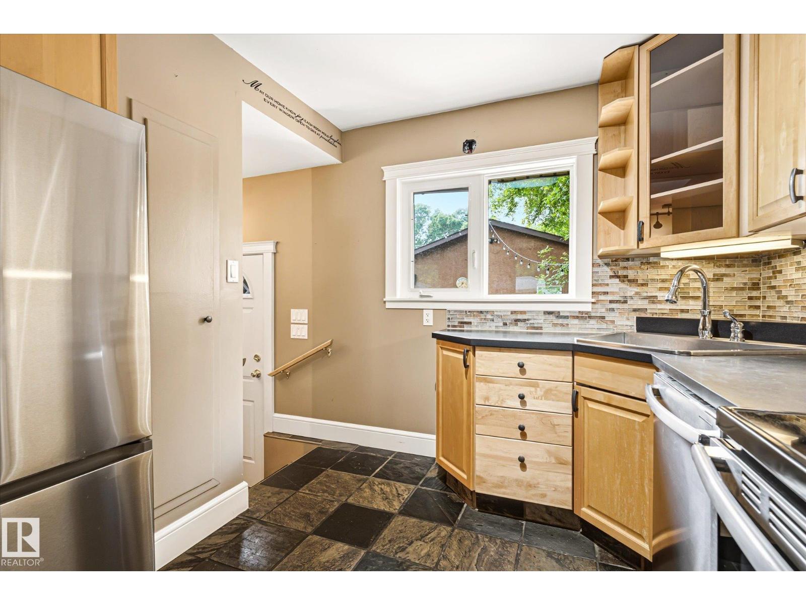 11322 56 St Nw Property Photo 19