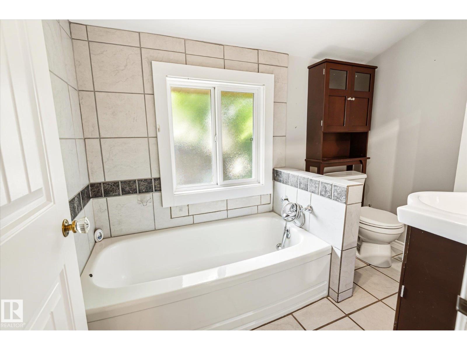11322 56 St Nw Property Photo 28