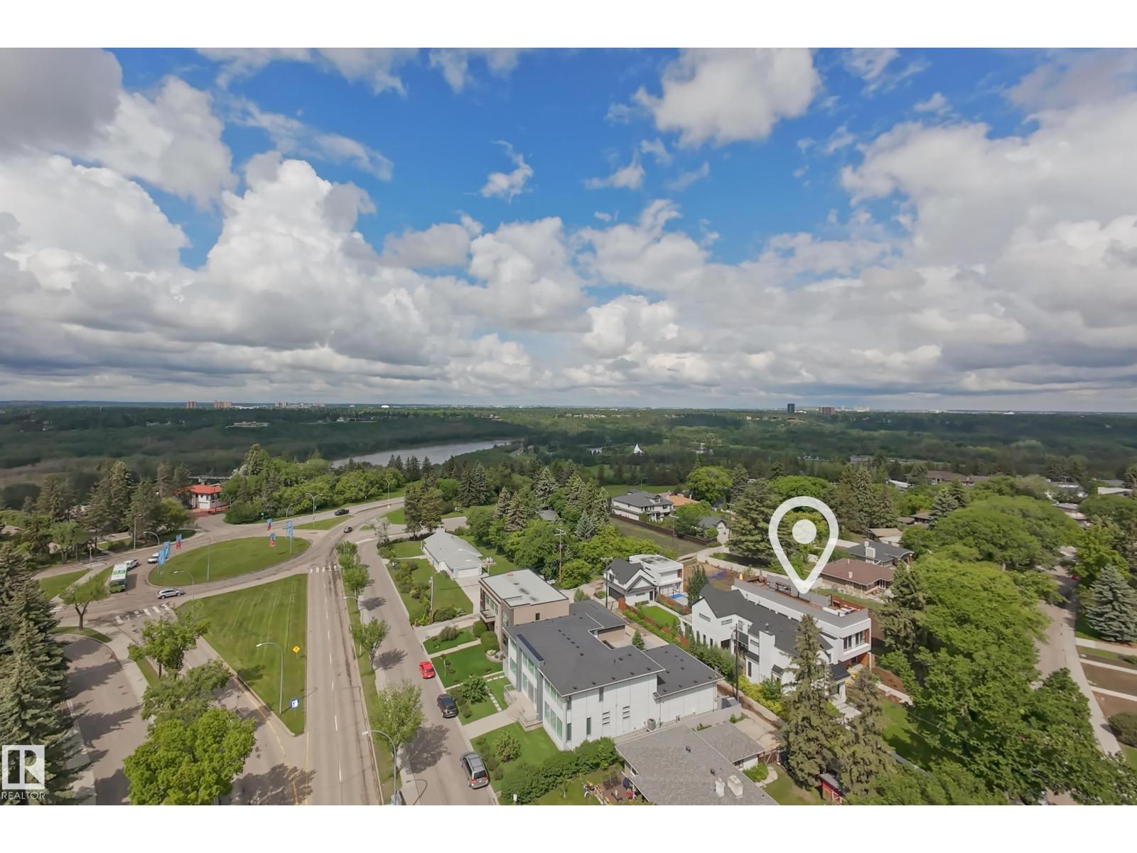 8712 120 St Nw Property Photo 2