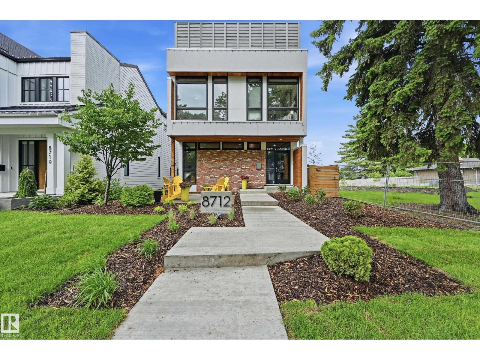 8712 120 St Nw Property Photo 4