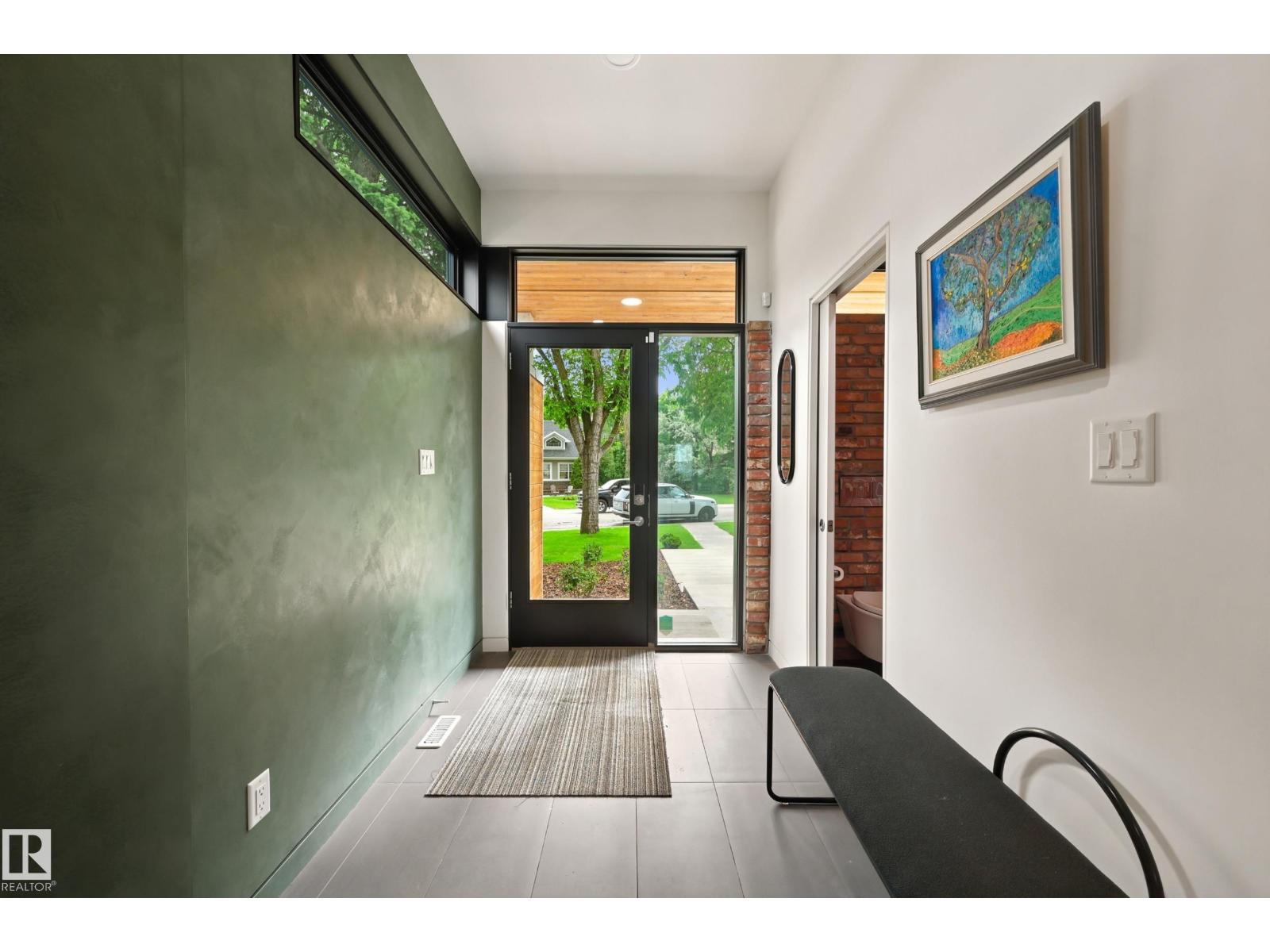 8712 120 St Nw Property Photo 6