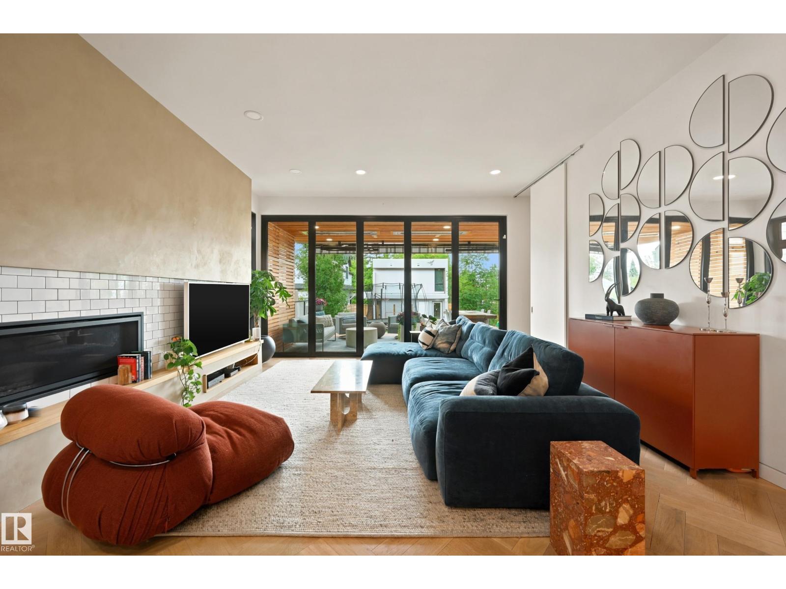8712 120 St Nw Property Photo 9