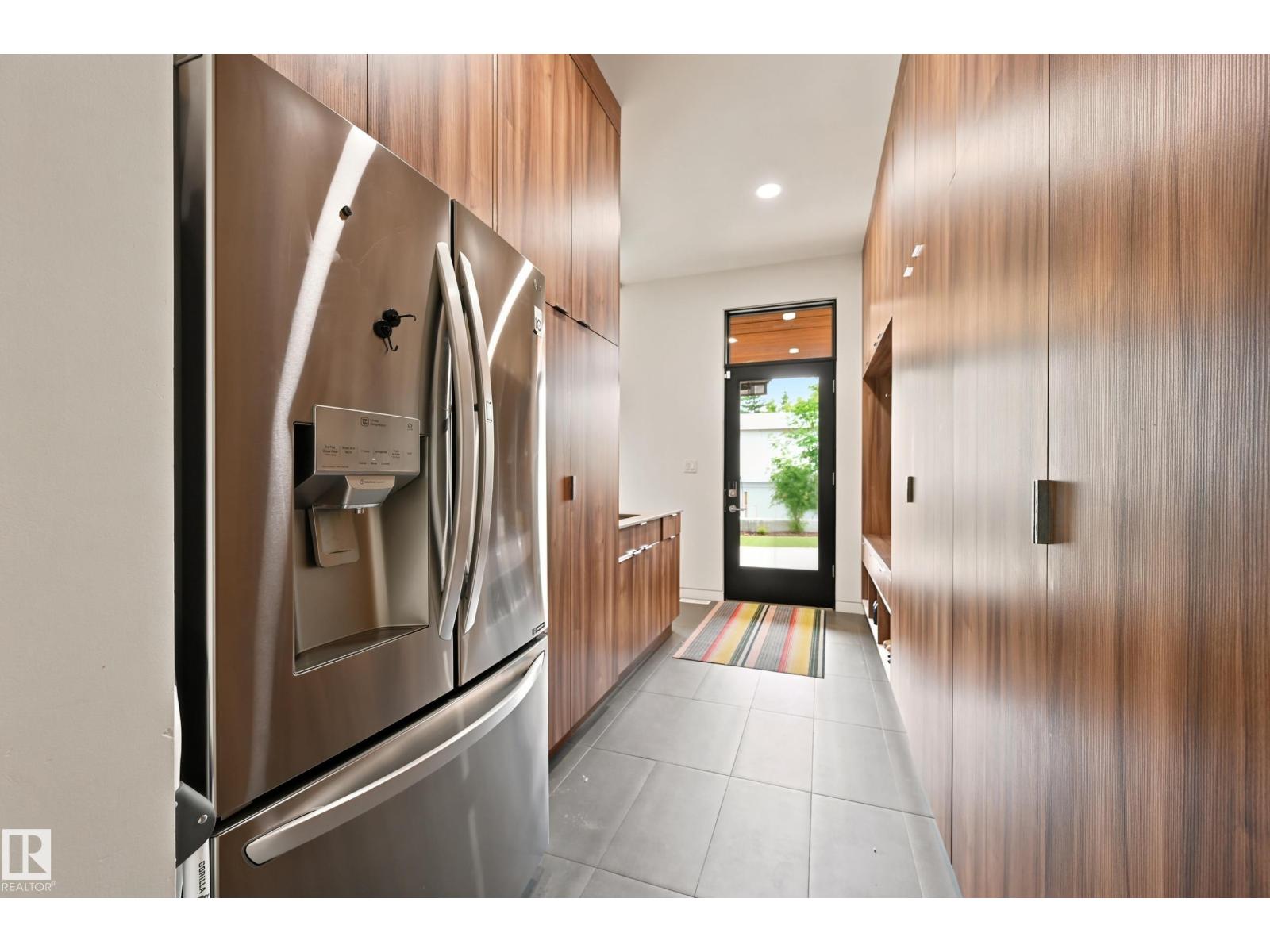 8712 120 St Nw Property Photo 18
