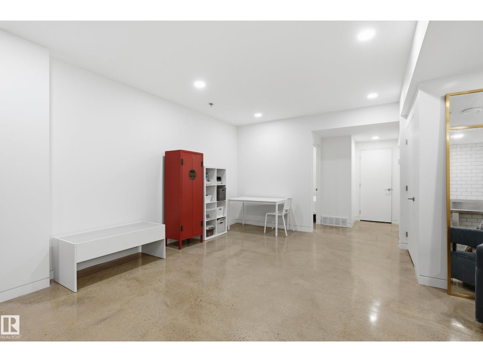 8712 120 St Nw Property Photo 46