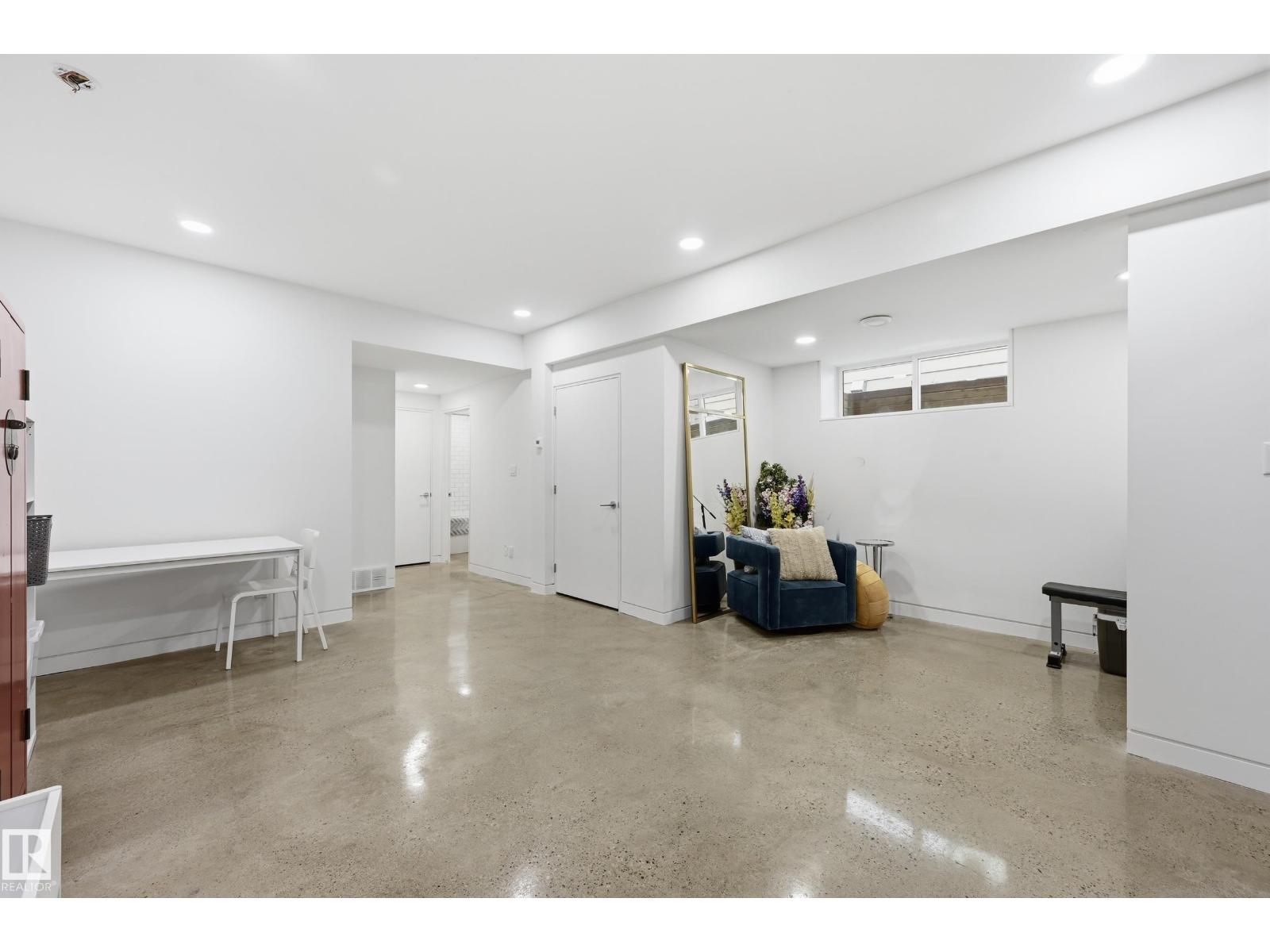 8712 120 St Nw Property Photo 47