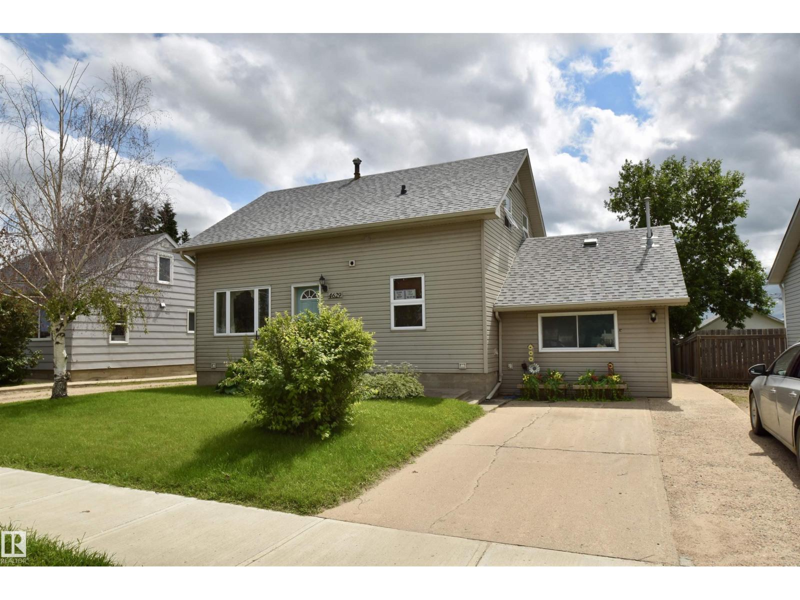 4629 47 Av Photo de la propriété 1