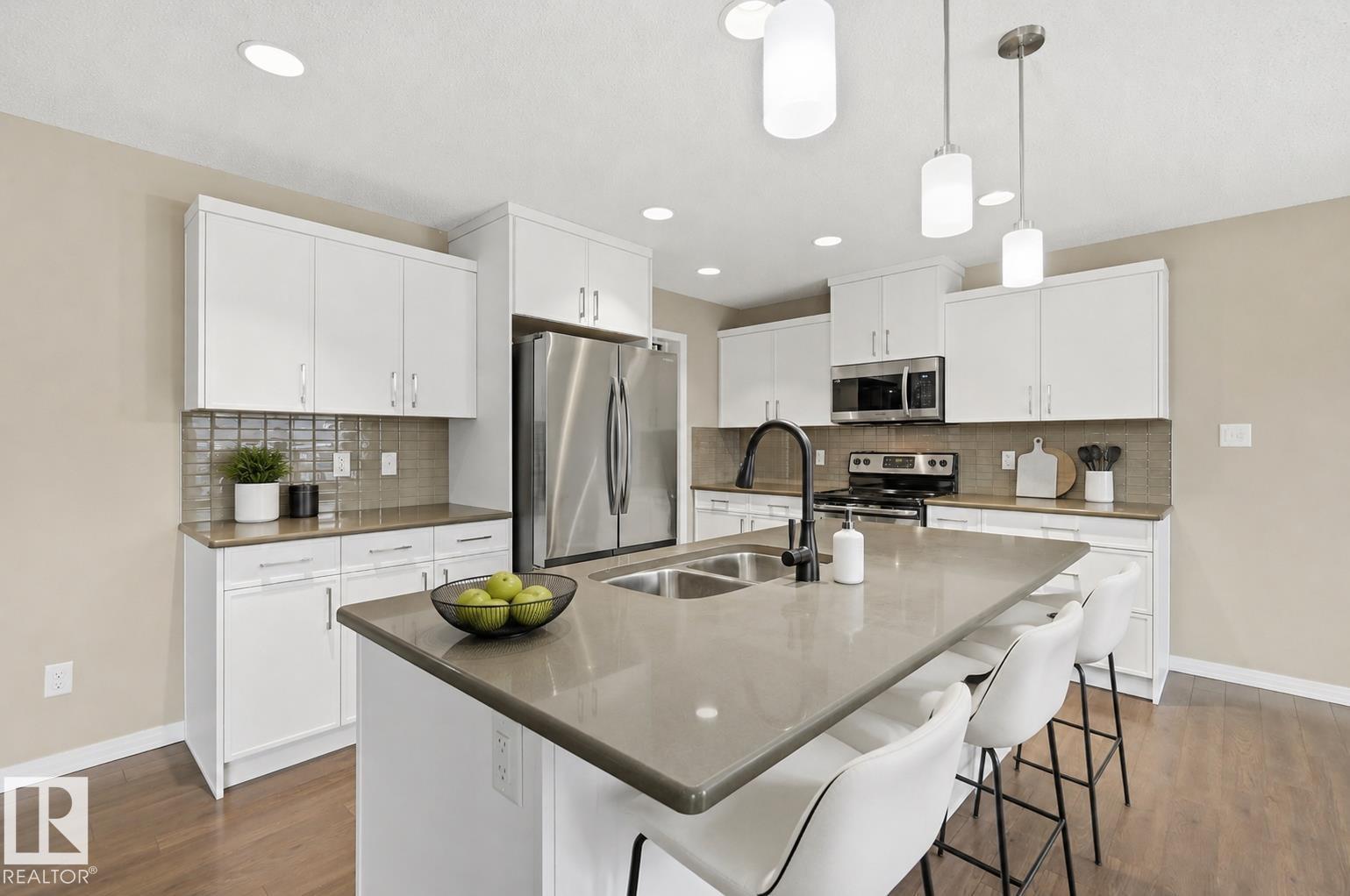 3528 CLAXTON CR SW