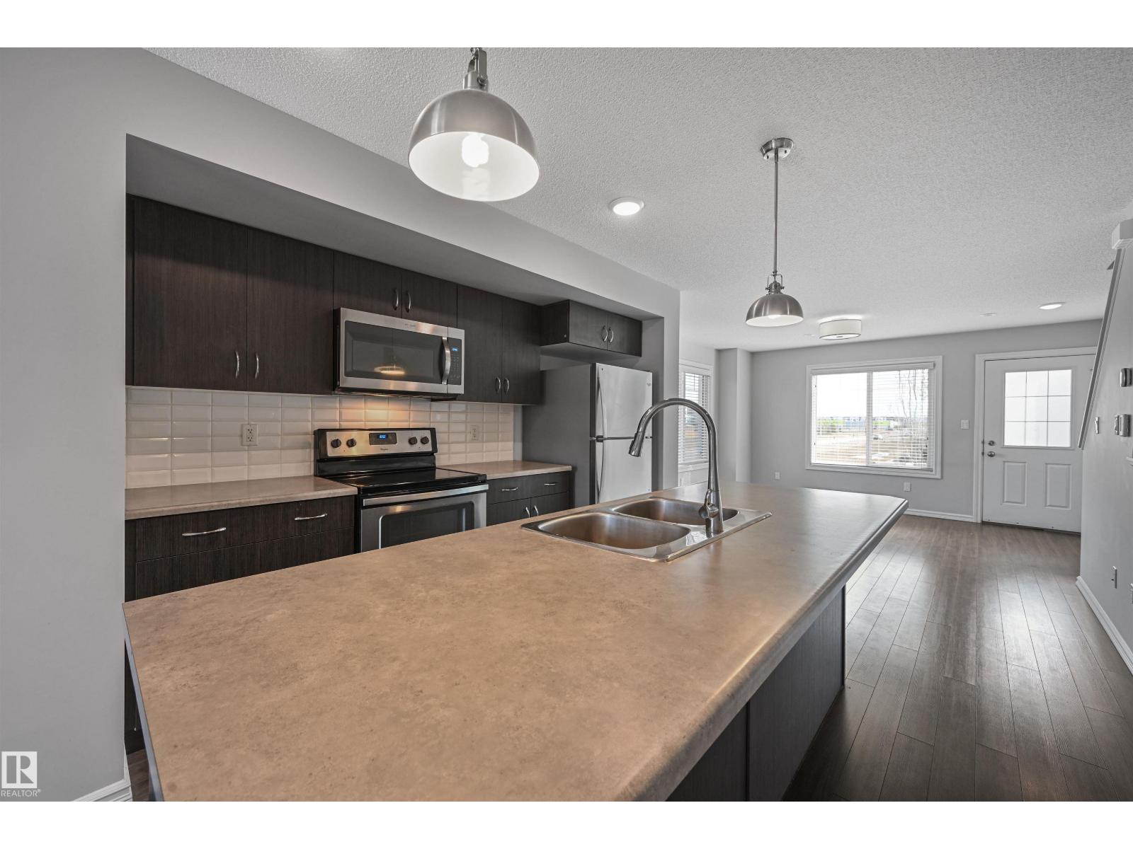 #34 2215 24 St Nw Property Photo 11
