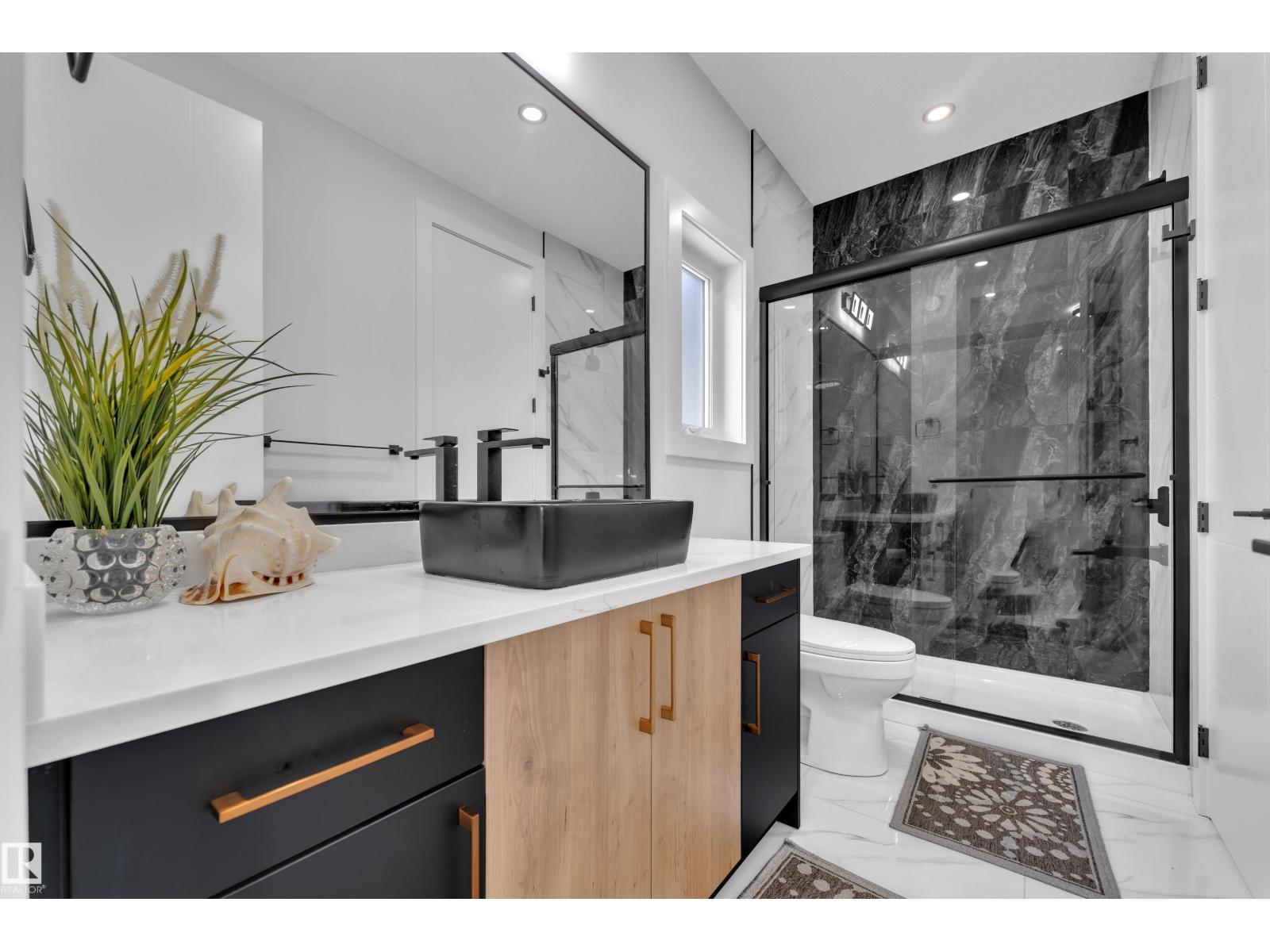 2531 63 Av Ne Property Photo 10