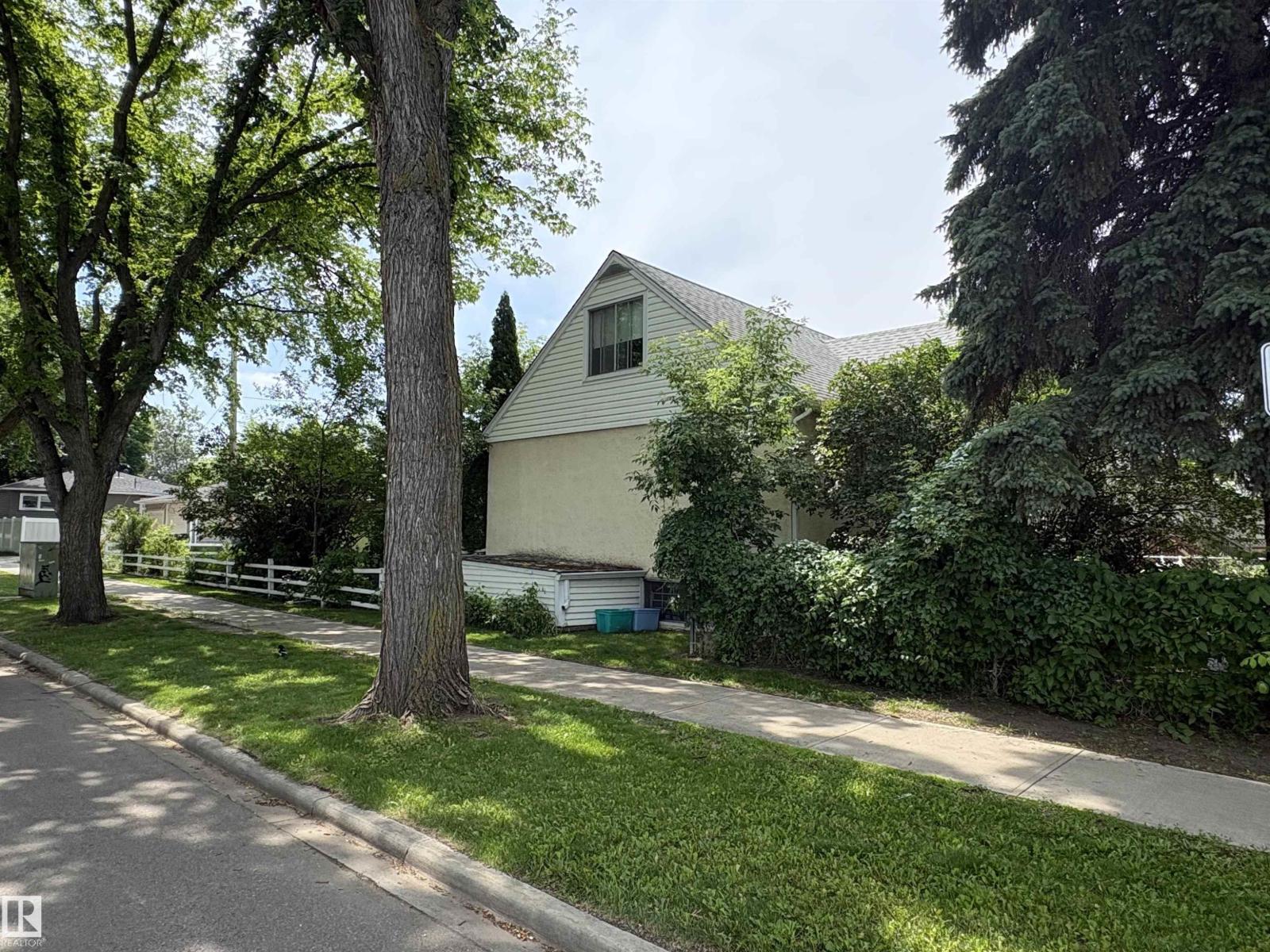 10503 67 Av Nw Property Photo 7