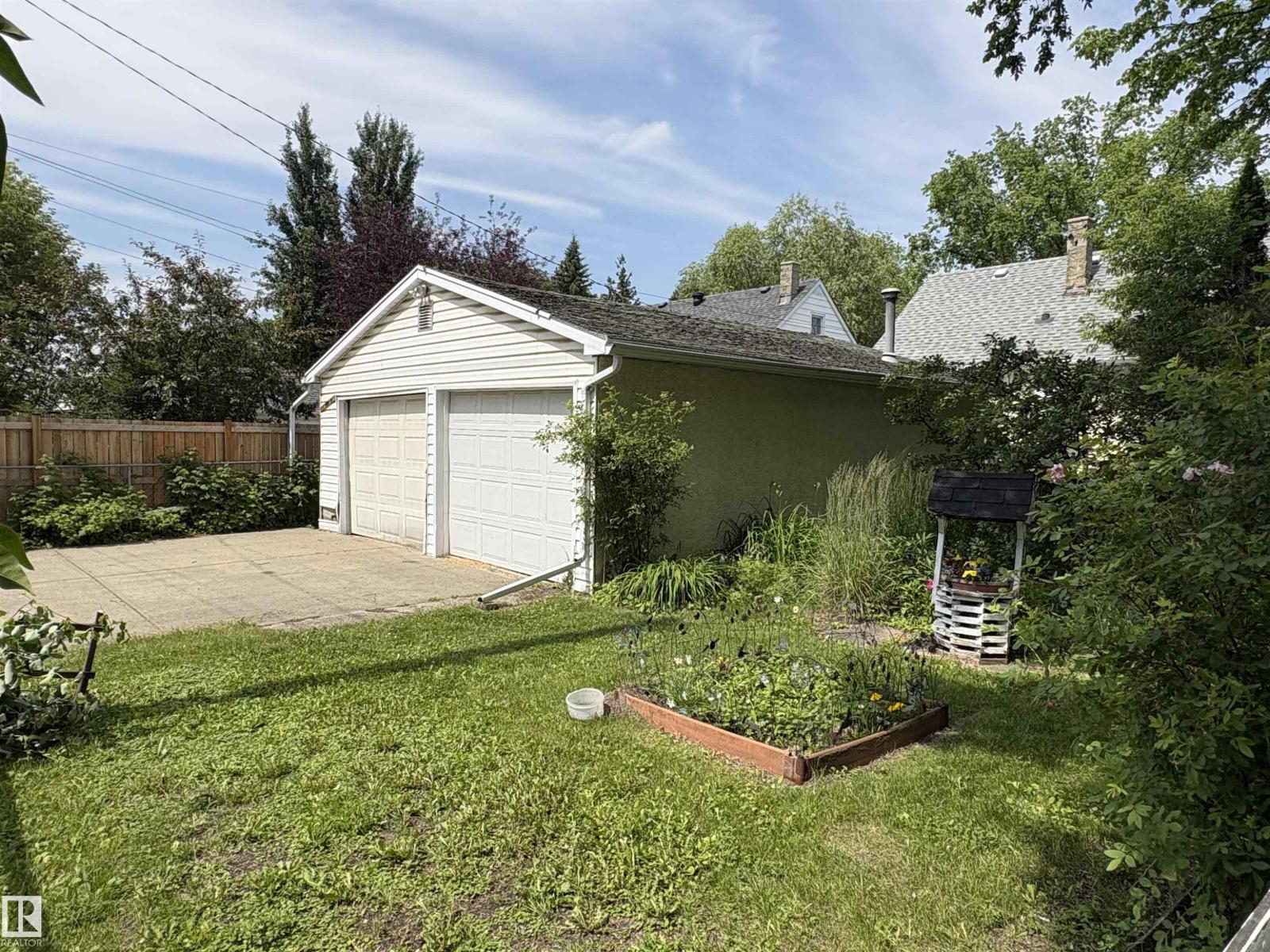 10503 67 Av Nw Property Photo 8