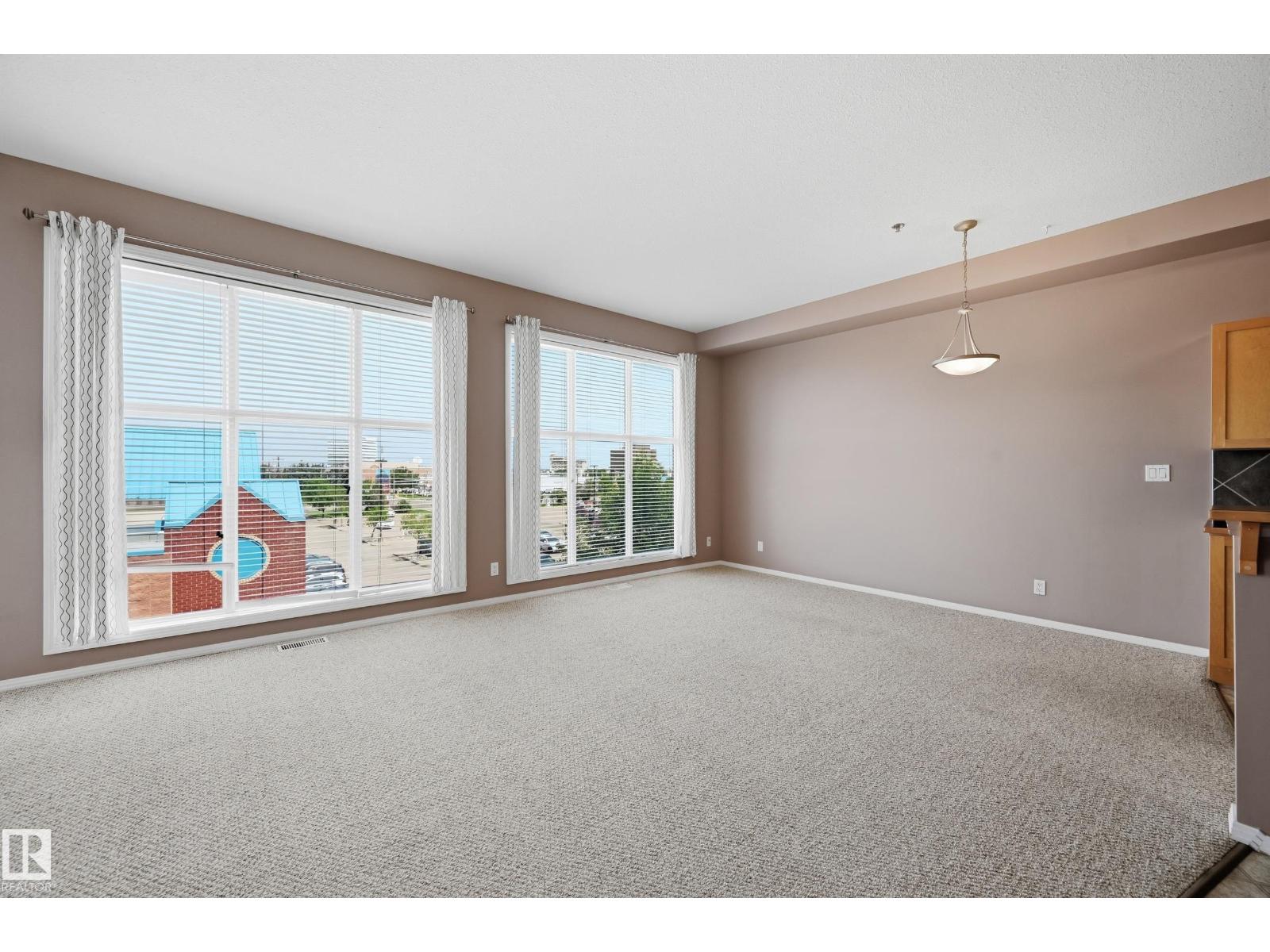 #369 4823 104a St Nw Property Photo 8