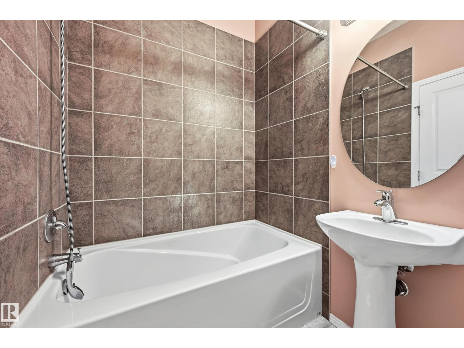 #369 4823 104a St Nw Property Photo 27