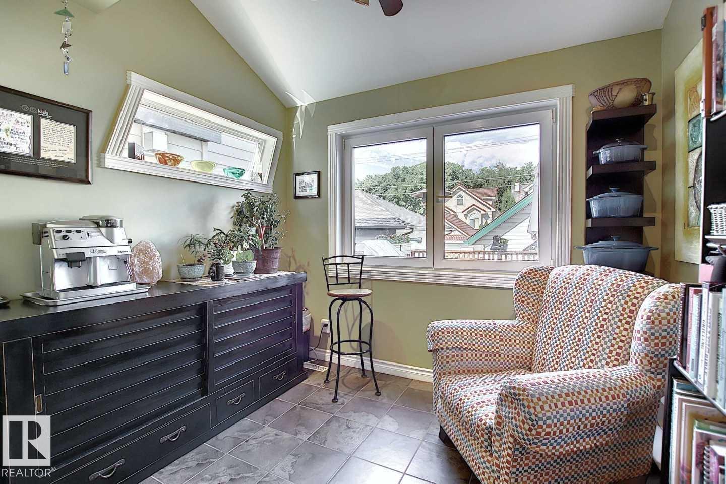 11126 52 St Nw Property Photo 10