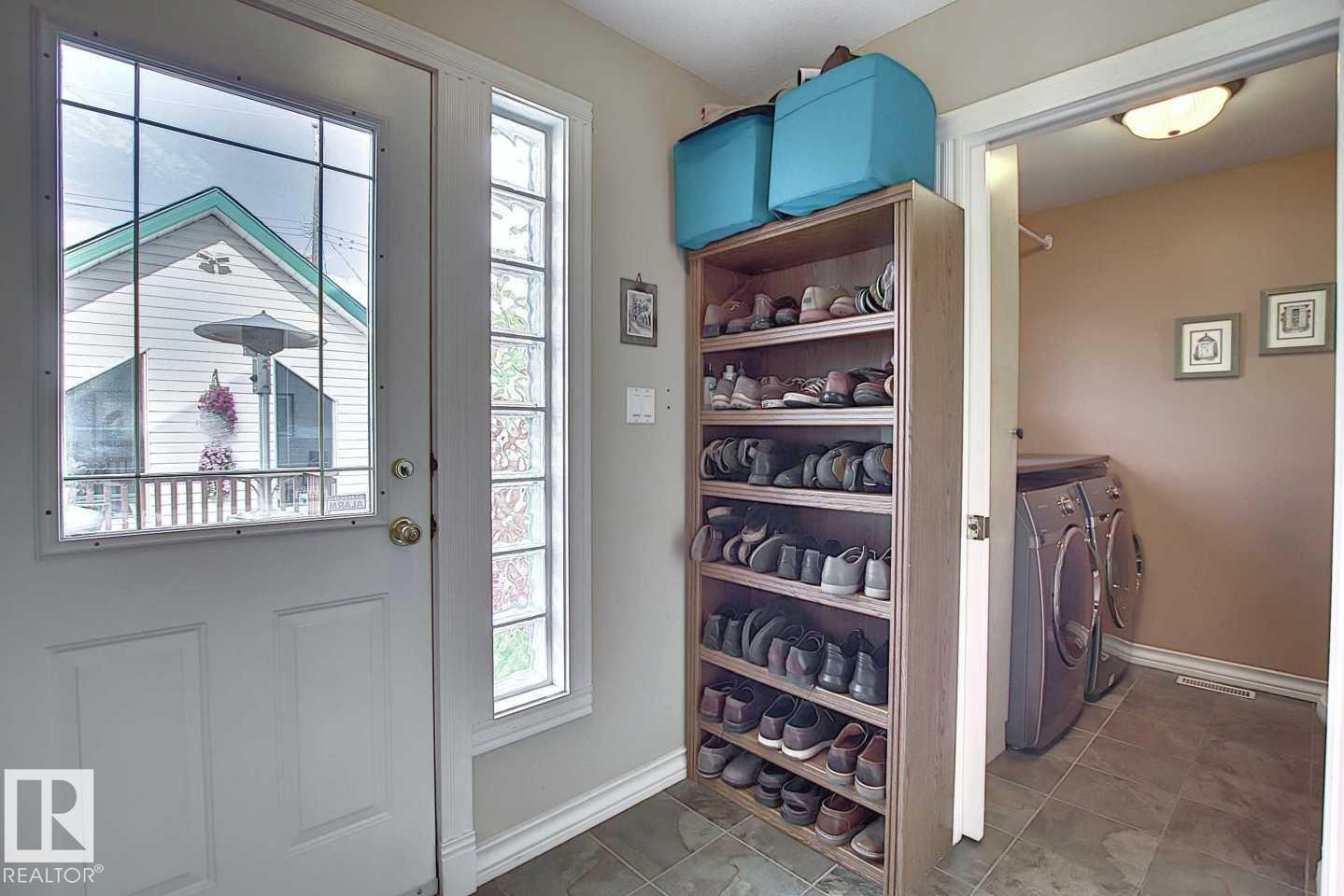 11126 52 St Nw Property Photo 12